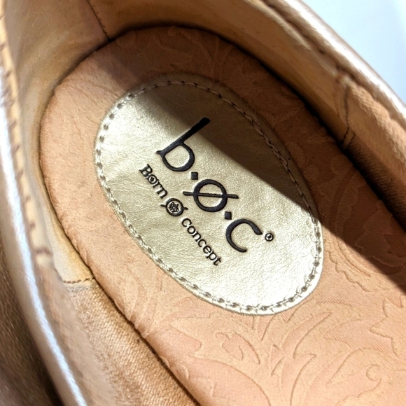 BORN Concepts BOC Ballerina Flats in light metallic gold with 3D Flowers 8.5 - Picture 2 of 10